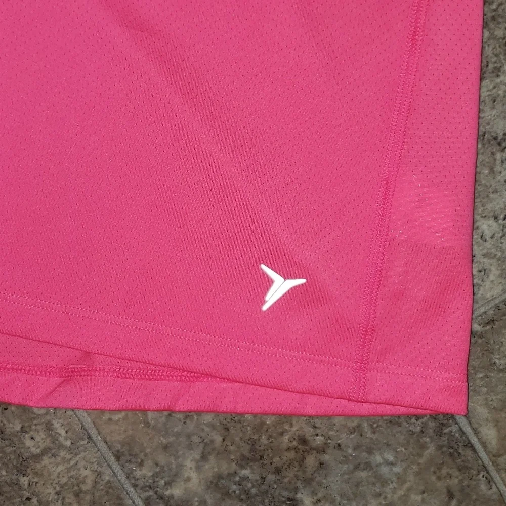 Sale 💥3/$30 Old Navy Active Go-Dry Athletic Short Skeve Shirt